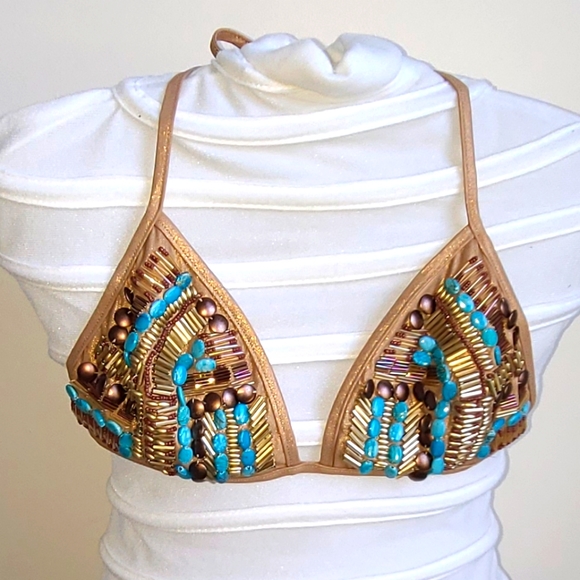 Beach Bunny "Lightening In a Bottle" Top NWOT
